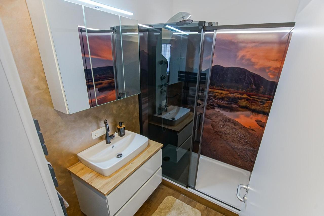Auszeit Steiraland 8 Mit Ueberdachten Balkon Und Parkplatz Leoben  Esterno foto
